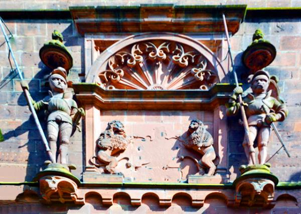 2017-08-20_Heidelberg Castle_Antique Sculpture of a Knight0001.JPG