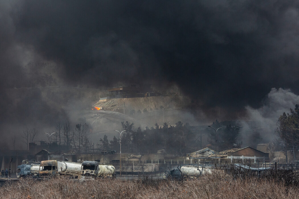 本月早些时候,伊朗德黑兰,一处储油设施在空袭中遭到攻击。