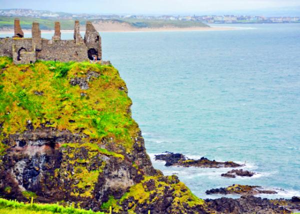 2016-07-11_Dunluce Castle_Steep Drop ��������-60001.JPG