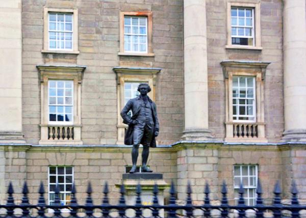 2016-07-10_Trinity College_Statue of Edmund Burke ��һѧԺ�����񡶰����ɡ����ˡ�0001.JPG