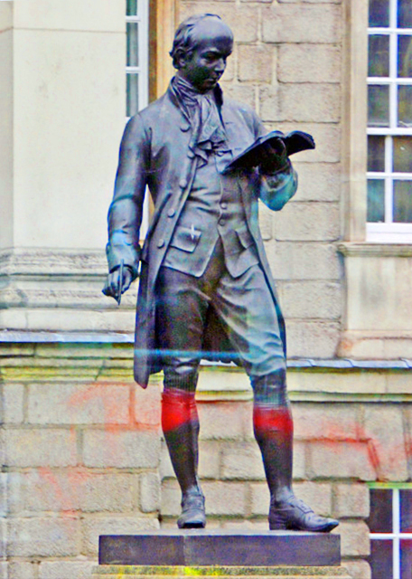 1774577101743830.jpg 2016-07-10_Trinity College_Statue of Oliver Goldsmith 三一学院·雕像《奥利弗·哥德史密斯》0001.JPG