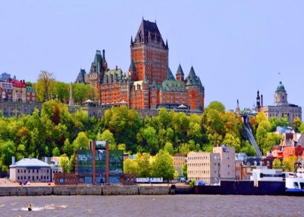 2017-05-28_Château Frontenac over Fleuve Saint-Laurent ʥ����˹���Ϸ����ȳǱ�-10001.JPG