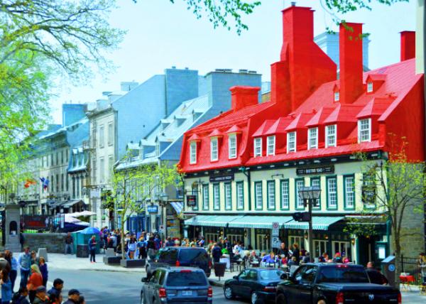 2017-05-28_Auberge Du Tresor In 1640, a half-timber house standing at the corner of Sainte-Anne and Du Tr��sor becomes the only permanent housing for the French regime in New France.JPG