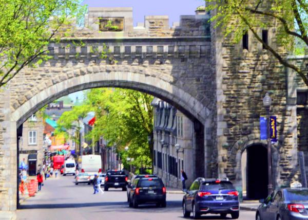 2017-05-28_Porte St. Louis a Historic Stone Gate, Served as a Grand Entrance to the Old City ʥ·����0001.JPG