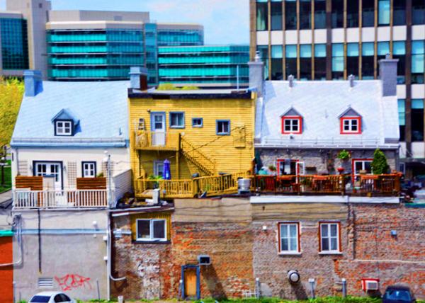 2017-05-28_Rue des Remparts w Elegant Historic Homes on One Side & the Walls of the Fortified Old City on the Other-20001.JPG