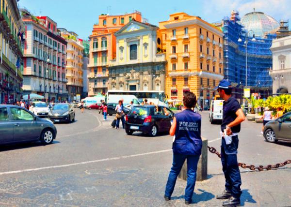 2015-07-03_Piazza Triesti e Trento & Galleria Umberto I ʥ�ѵ��϶�㳡���̱���һ�����Ƚ�0001.JPG