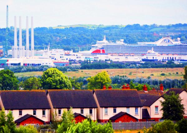 2016-07-11_Belfast Pier_Caribbean Princess Docked ���������ձȺ���ͣ���ڱ�����˹����ͷ0001.JPG
