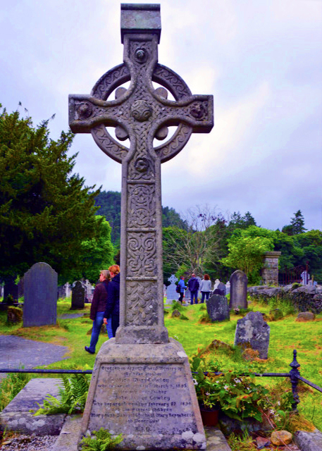 2016-07-10_Glendalough_Irish High-Cross_Unique Combination of Circle & Cross Suggesting a Melding of Pagan Sun-Worship w Early Christianity ���ص�Բ�κ�ʮ�������-80001.JPG
