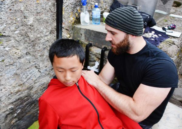 2016-07-09_Blarney Castle_Kissing the Blarney Stone of the Machicolation ���ǲ�����ͻܦʯ-10001.JPG