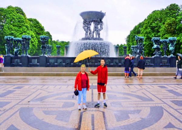 2016-06-26_Vigeland Sculpture Park_The Fountain-20001.JPG