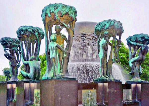 2016-06-26_Vigeland Sculpture Park_Fountain w Tree Group ��Ȫ������-150001.JPG