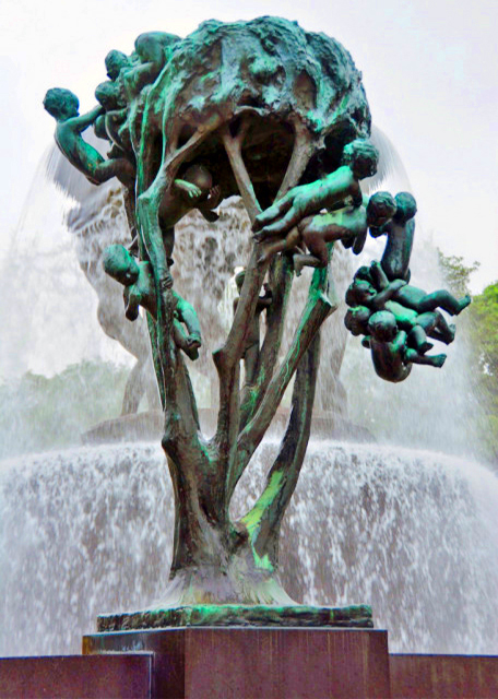 2016-06-26_Vigeland Sculpture Park_the Unfolding Life of Man չʾ����-130001.JPG