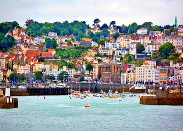 2016-07-08_St Peter Port Harbour ʥ�˵ø۸ۿ�0001.JPG