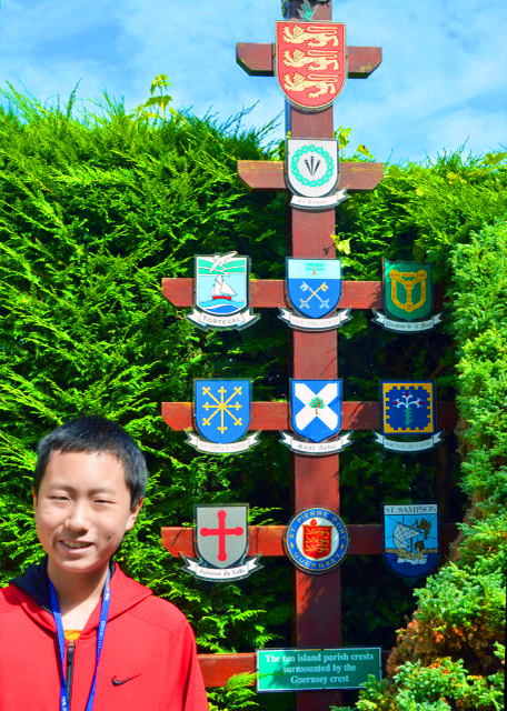 2016-07-08_Ten Island Parish Crests Surmounted by the Guernsey Crest �����ܻ�֮������ʮ�������ܻ�0001.JPG