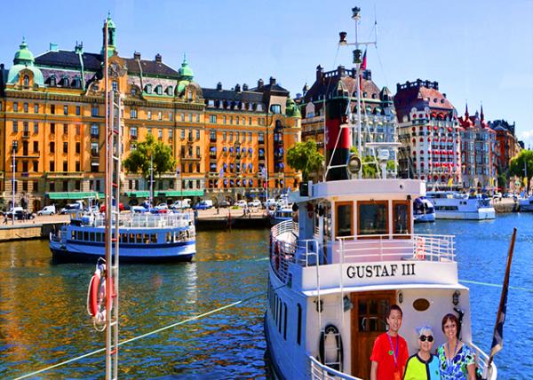 2016-07-04_Strandvägen Viewed from Djurgårdsbron in Stockholm via Regal Princess-10001.jpg