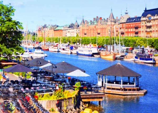 2016-07-04_Harbour of Skeppsbron_ the Eastern Waterfront of Gamla Stan-20001.JPG
