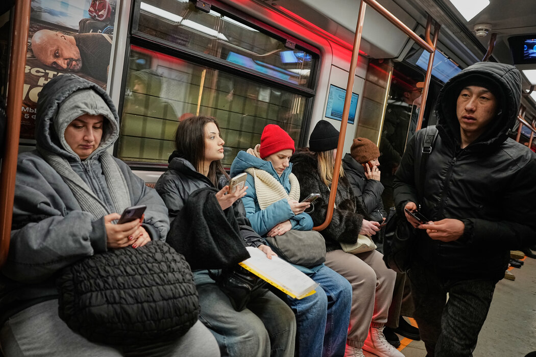 ���ڿ���ս������������䣬����˹����Ӿ������ѹ���ֶ��У�����û����һ�����������ƾٴ�����Ӱ�쵽��˶���ˡ�