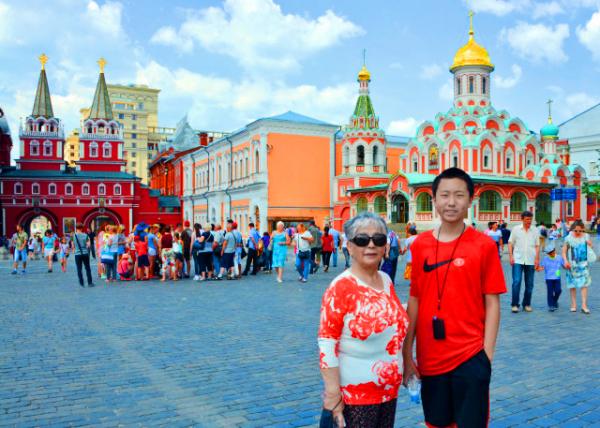 2016-07-01_Red Square_Kazan Cathedral &Iberian Gate and Chapel0001.JPG
