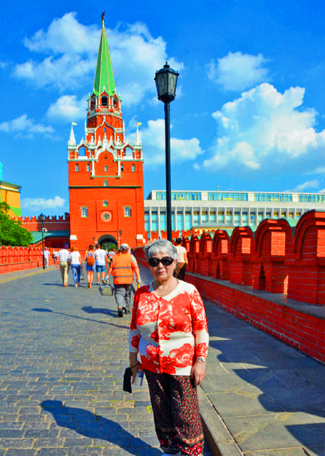 2016-07-01_Kremlin_ Spasskaya Tower w One of Five Kremlin Stars on Top ����������ͷ����ſ���ķ�ֹ���֮һ-10001.JPG