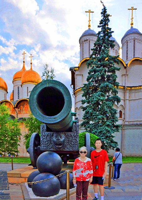 2016-07-01_Kremlin_Tsar Cannon-20001.jpg