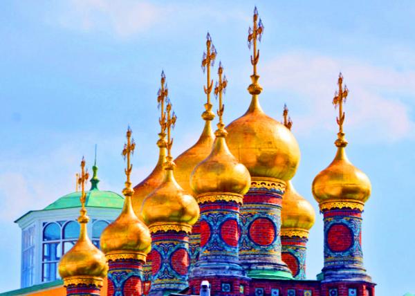 2016-07-01_Cathedral Square_Cathedral of the Annunciation_Gilded Onion Domes ����ù㳡����ʹ��ϲ����öƽ����Բ��0001.JPG