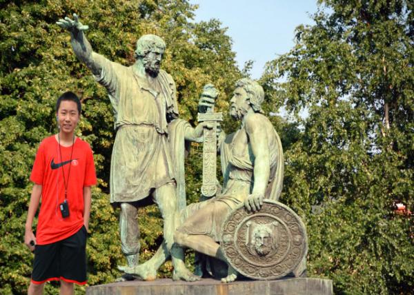 2016-07-01_Red Square_Monument to Minin and Pozharsky �����Ͳ�����˹�����-10001.jpg