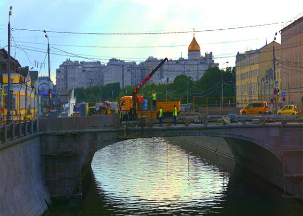 2016-07-01_Vodootvodny Canal_Cathedral of Christ the Saviour_Malyy Moskvoretskiy Most �����˺ӡ�Ī˹��С�����������������ú�0001.JPG