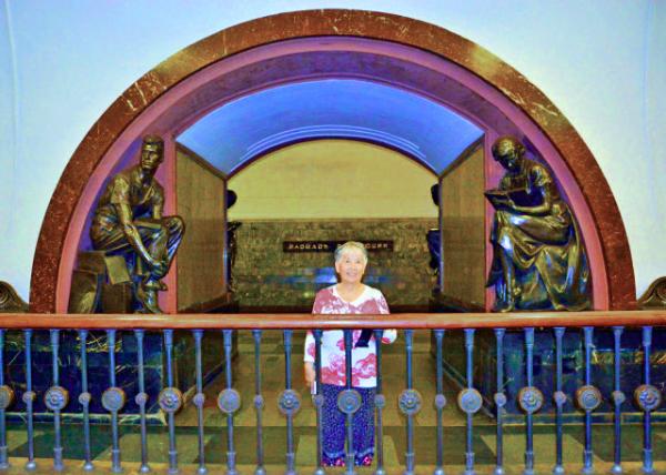 2016-07-01_Metro Station_Revolution Square-30001.JPG