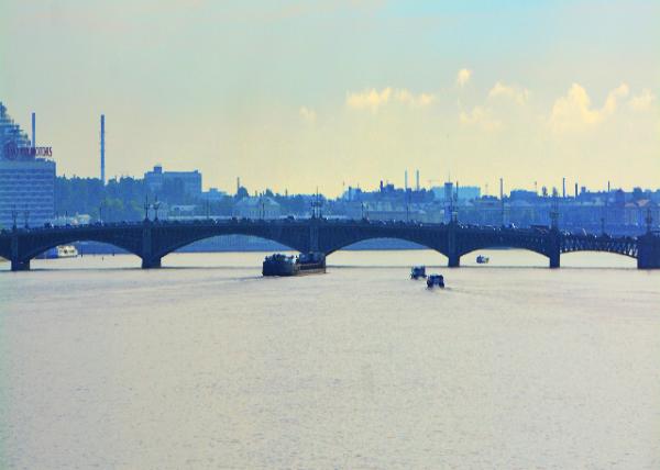 2016-07-01_Neva River_Trinity Bridge ���ߺ���ʥ��һ��0001.JPG