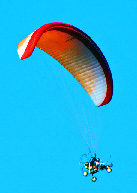 1775184020521260.jpg 2016-07-02_Neva Bay_Motorkite 摩托风筝0001.JPG