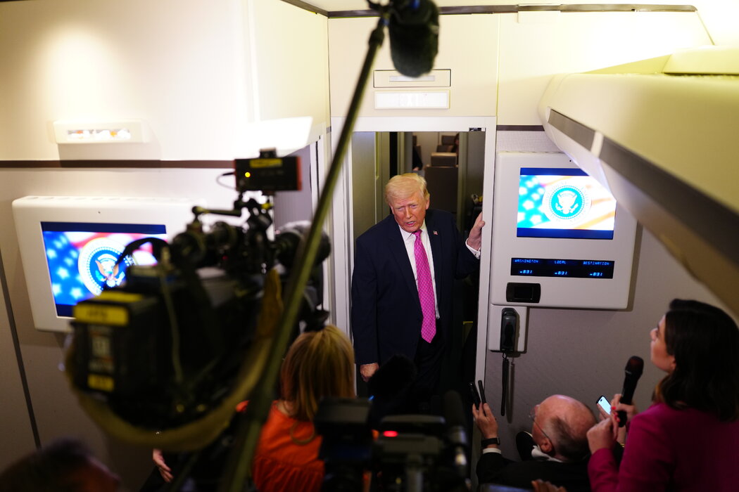 特朗普总统声称，他的强硬国际政策只有好处，没有坏处。