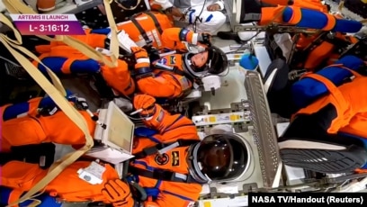 ��λ�ڷ�������ݿ���ά�����ǵĿ���Ϻ������ģ�������߯��˹���š����·���������ǰ�������Ա����˹���ȡ��ƺ��ڡ��Ի��������˷ɴ����ڵ���ͷ�����֡��������ֱߵ��Ǽ��ô��Ա�����ס���ɭ��(2026��4��1��)