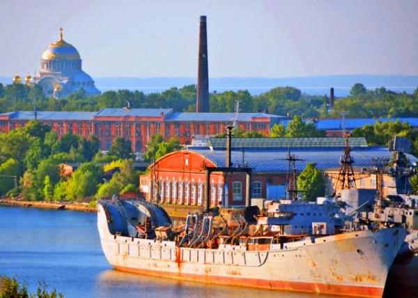 2016-07-02_Kronstadt_Naval Shipyard 海军船坞-50001.JPG