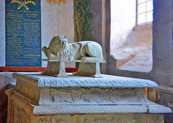 2016-06-30_St Mary's Cathedral_Tomb ��Ĺ0001.JPG