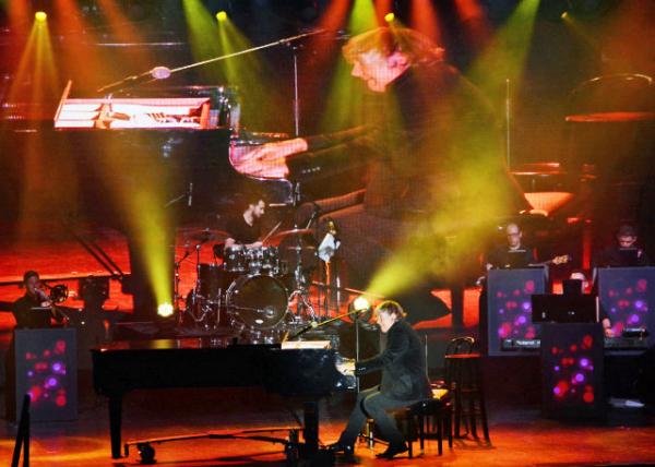 2016-06-28_Regal Princess_Music & Comedy John Bressier ����ϲ��Լ��������˹��-20001.JPG