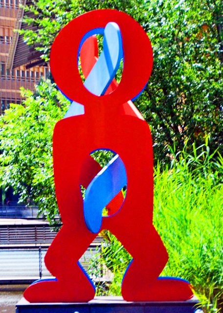 2016-06-28_Sculpture_Untitled (Boxers) on Marlene-Dietrich-Platz ���ܡ����⣨ȭ���֣���0001.JPG