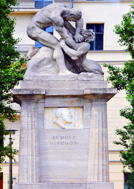 2016-06-28_Sculpture_Rudolf-Virchow-Denkmal in Karlplatz ³����ά�˺����0001.JPG