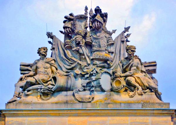 2016-06-28_Wrought Iron Imperial Eagle @ Weidendammer Bruecke0001.JPG