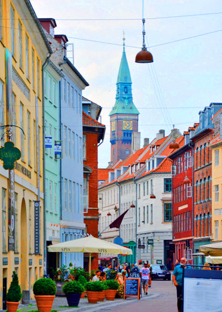 2016-06-25_Gammel Strand & Clock Tower of CIty Hall in Distance �Ϻ�̲����Զ����������¥0001.JPG