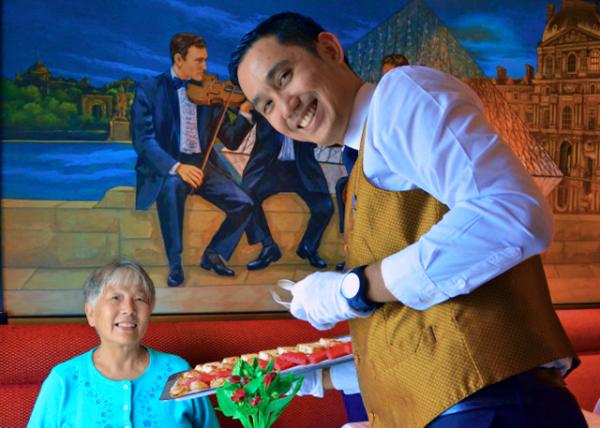 2016-07-05_Regal Princess_High Tea @ Concerto Dining Rm-20001.JPG