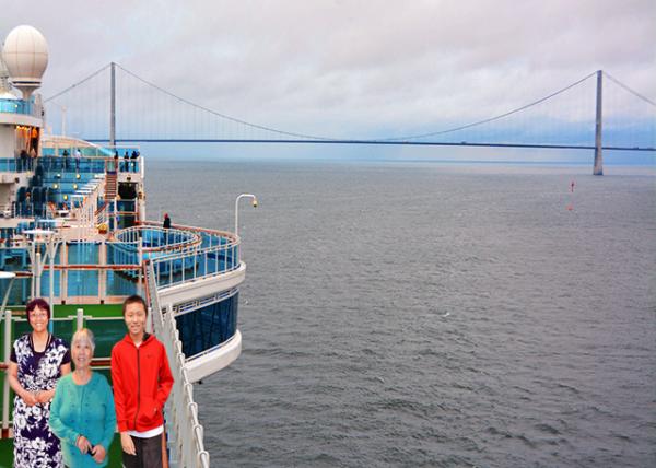 2016-07-05_Regal Princess via Øresund Bridge in Denmark-20001.jpg