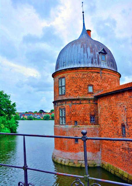 1776002046639622.jpg 2016-07-06_Frederiksborg Castle_Moat & Guard Tower 护城河与哨塔-10001.JPG