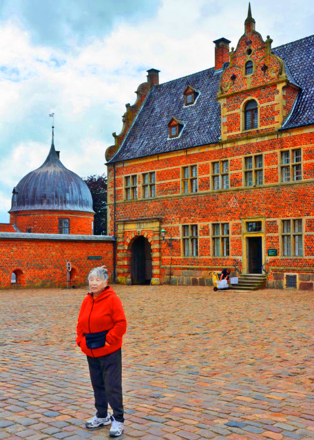 1776002067858691.jpg 2016-07-06_Frederiksborg Castle_Courtyard 庭院0001.JPG