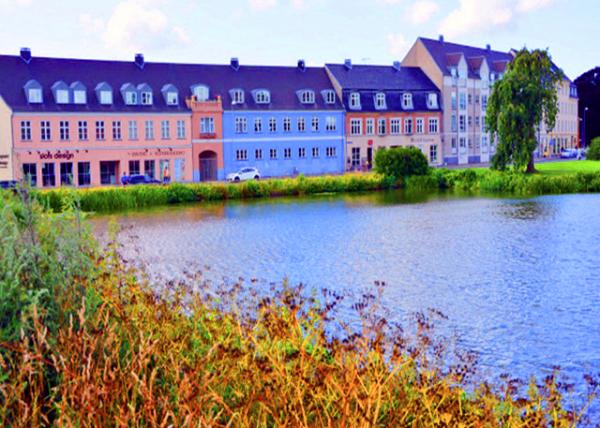 2016-07-06_Hillerød_Houses near Frederiksborg Castle ϣ���ա�ˮ����������סլ0001.JPG