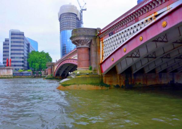 2016-06-23_Blackfriars Railway Bridge_J.P. Morgan Private Bank ������ʿ��·��-Ħ����ͨ˽������10001.JPG