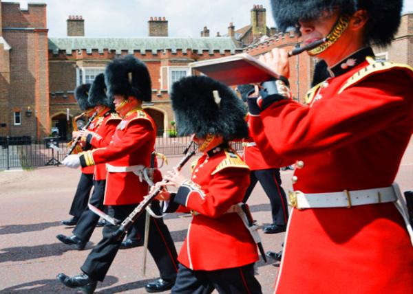 2016-06-24_The dismounted guard found by the infantry is called the Queen's Guards Ů������0001.JPG