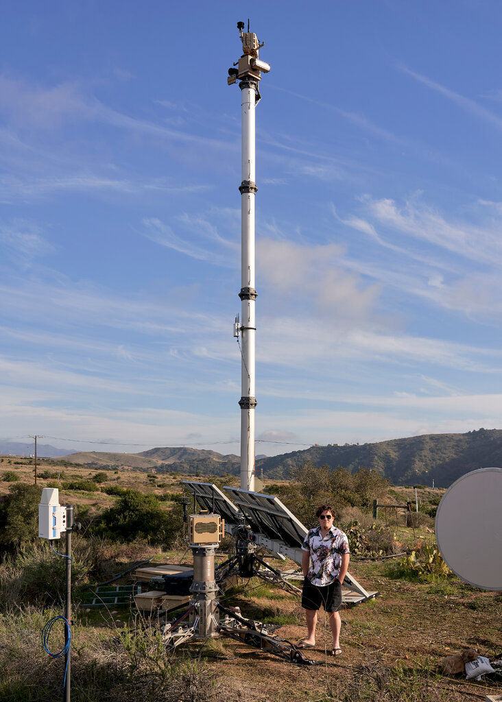 ����Ĭ���ջ���Anduril��˾�Ĵ�ʼ�ˣ��ù�˾�����˻����˹����ܵĴ������������ڲ����ڱ߾�������