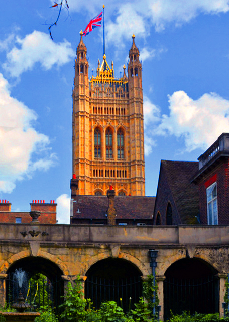 2016-06-24_Westminster Abbey_Cloisters Looking Southwest towards Victoria Tower �����¡����ȳ������Ϸ�������õ�ά��������-30001.JPG