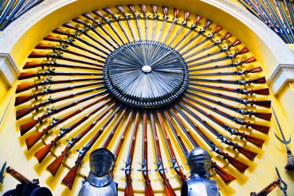 2016-07-12_Inveraray Castle_Armoury Hall_Musket Display ����ǹչ-70001.JPG