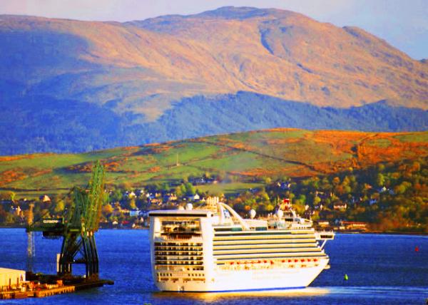 2016-07-12_Greenock_Caribbean Princess Docking @ Clydeport ����ŵ�ˡ����������ձȺ�������ͣ���ڿ����¸�0001.JPG